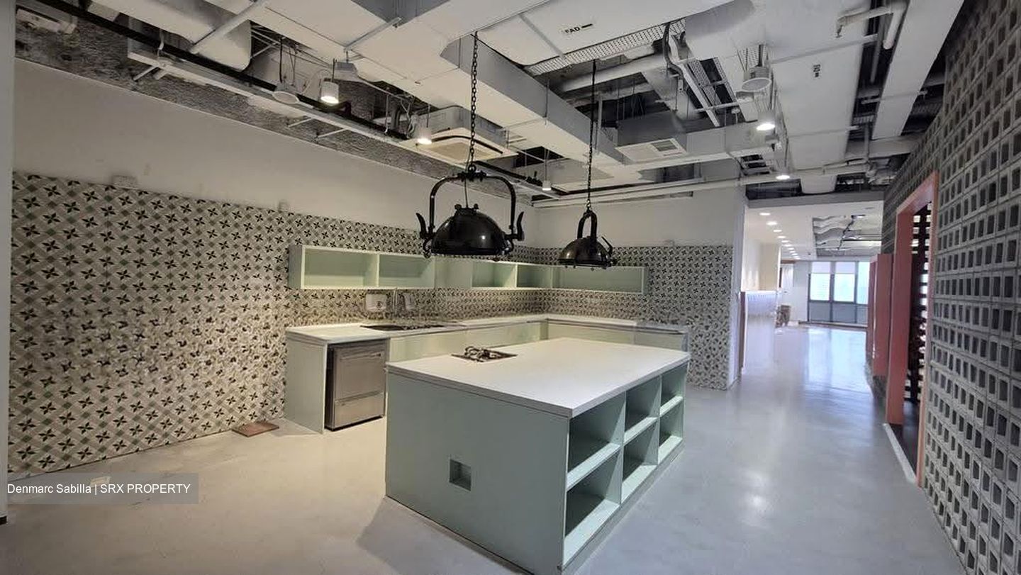 Dapenso Building (D1), Office #634122621